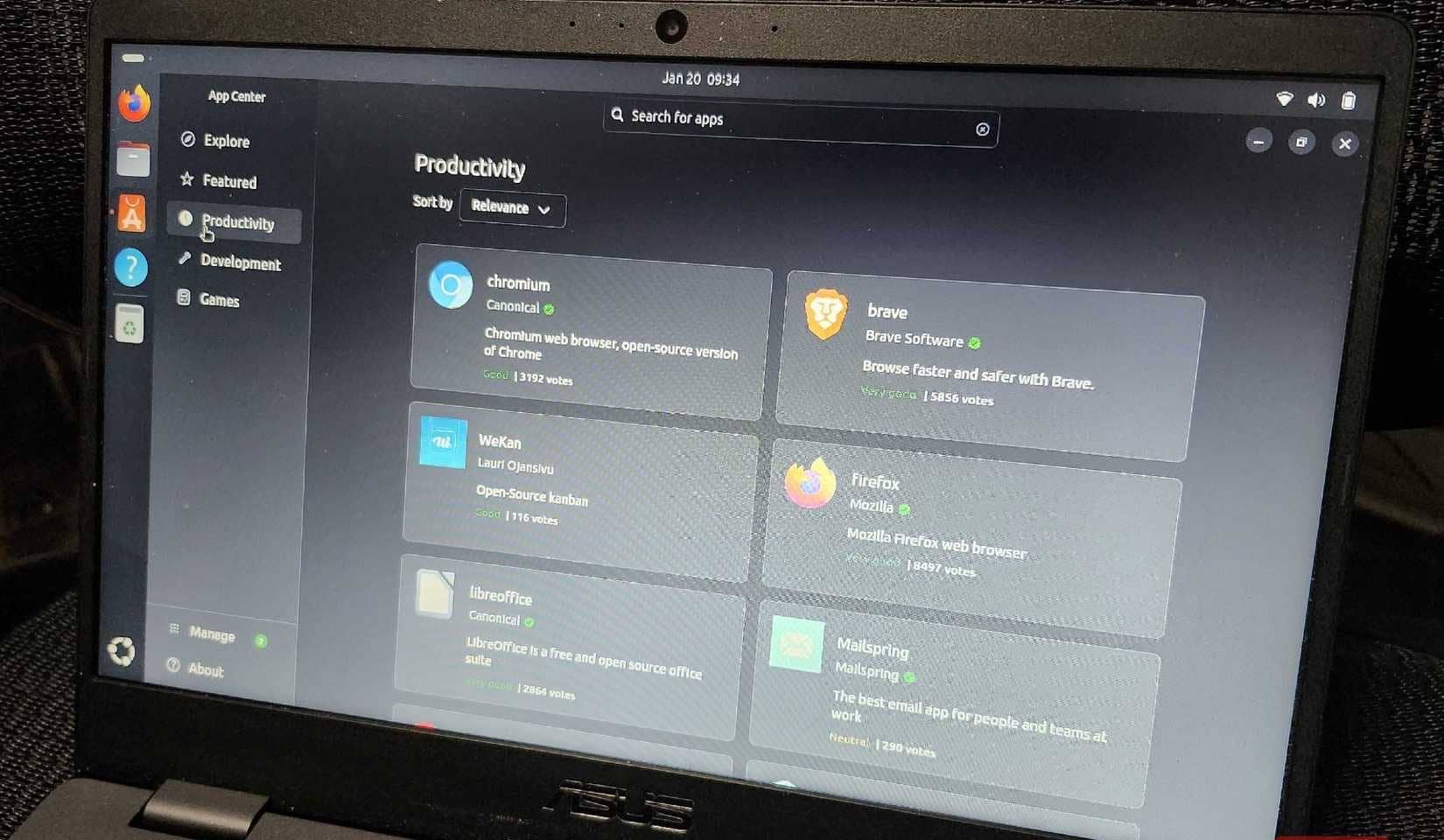 Ubuntu App Center running on an ASUS Chromebook