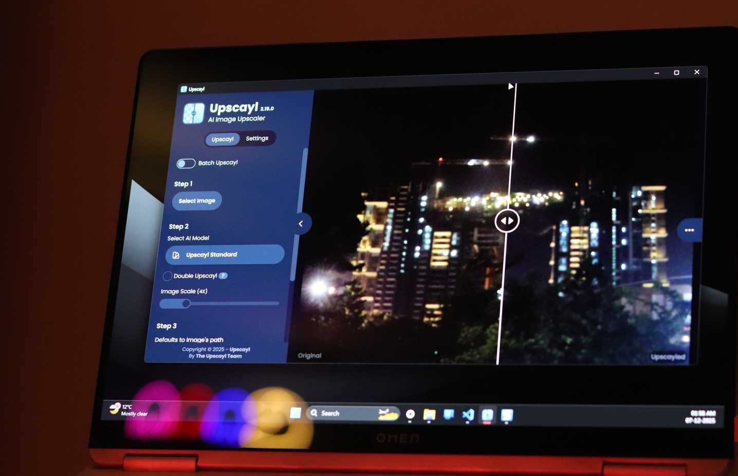 Upscayl funziona su un laptop con Windows 11.