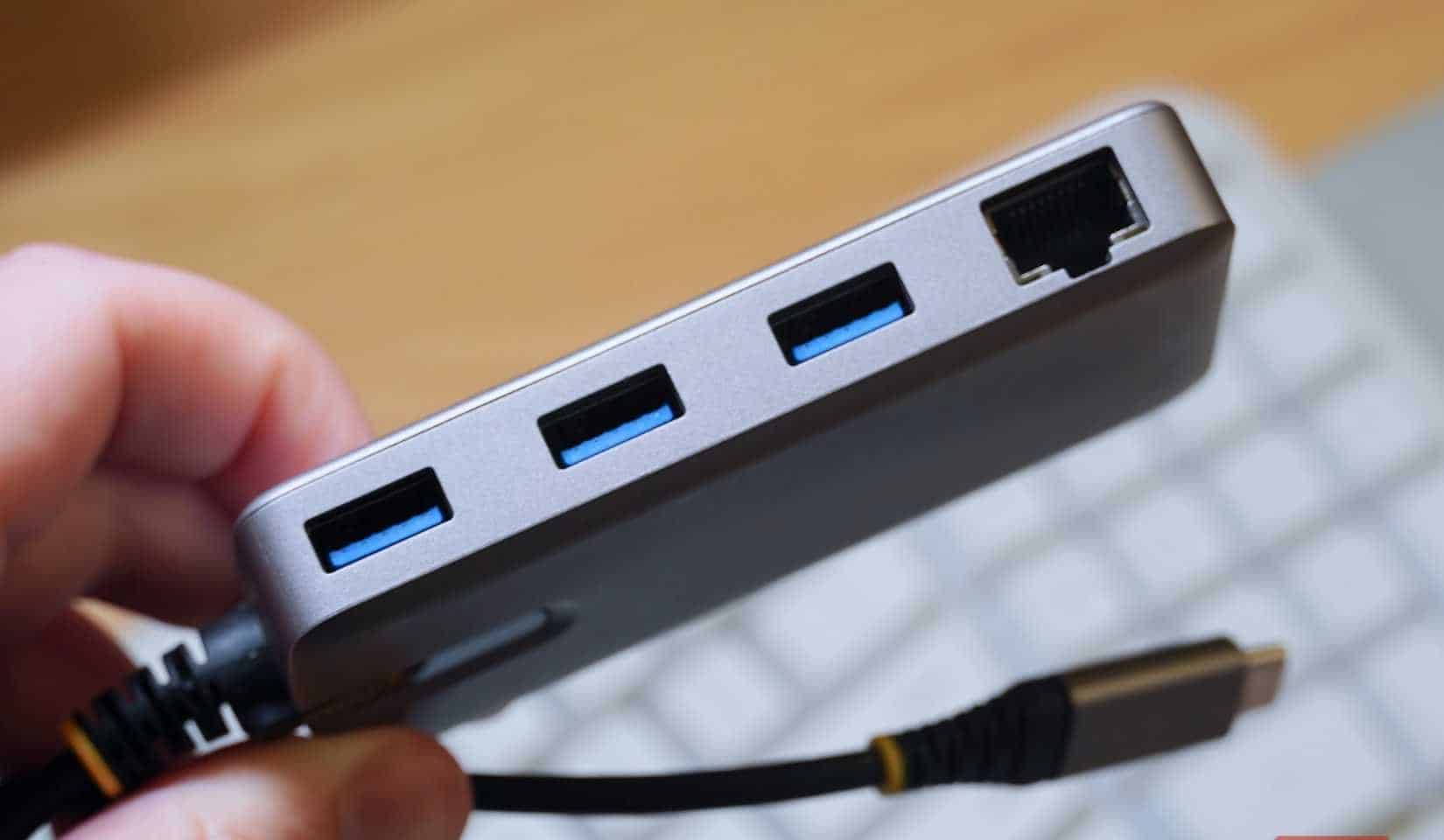 L'hub USB-C di StarTech è dotato di tre porte USB-A e una porta Ethernet.