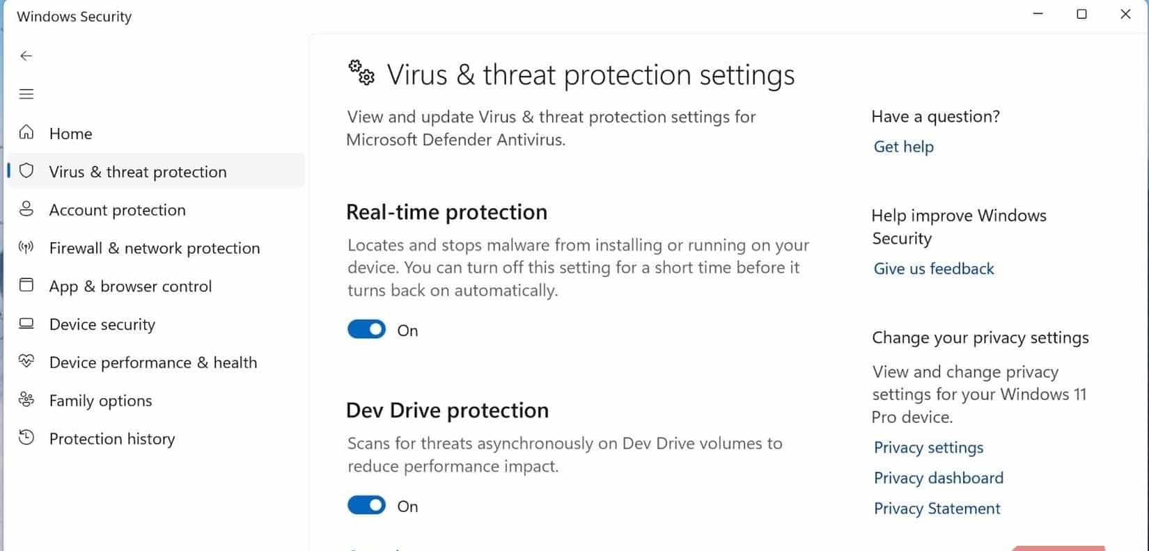 Ekran ochrony przed wirusami i zagrożeniami w systemie Windows 11.