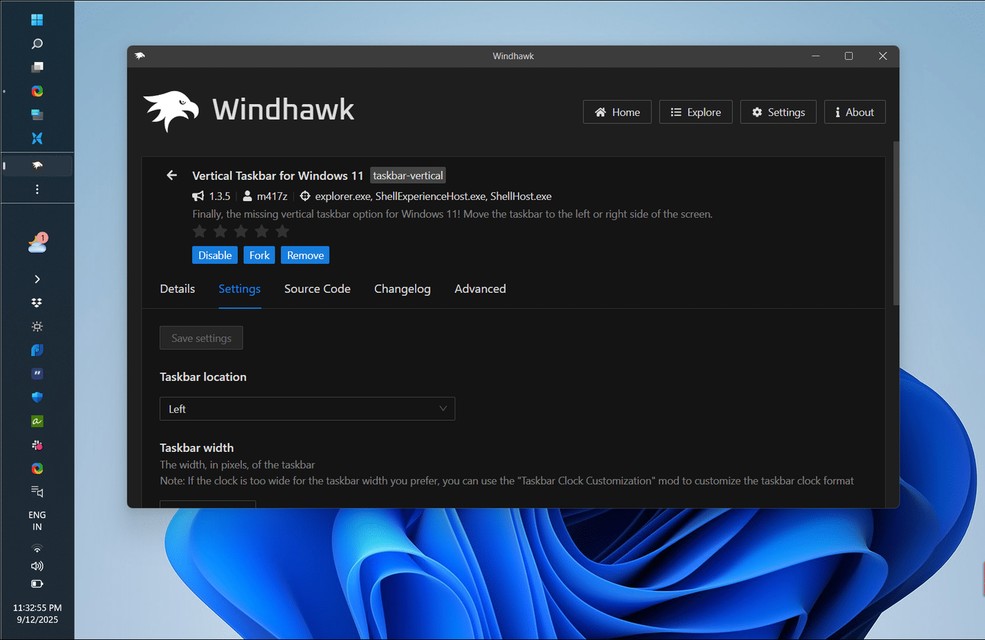 Área de trabalho do Windows 11 com barra de tarefas vertical e o aplicativo Windhawk aberto.