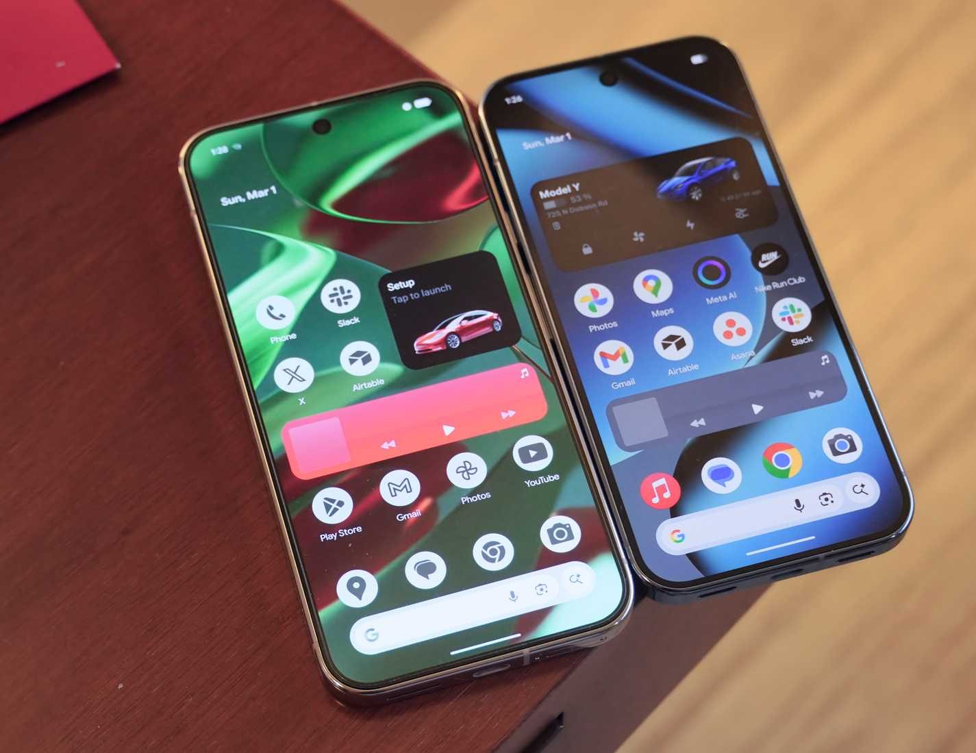 Pixel 9 Pro XL 和 Pixel 10 Pro 的主畫面。